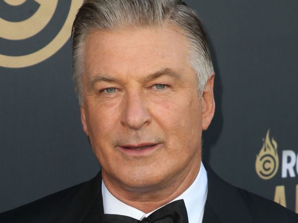Alec Baldwin a cerut respingerea pl&acirc;ngerii depusă de Mamie Mitchell, scenarista filmului &bdquo;Rust&rdquo;