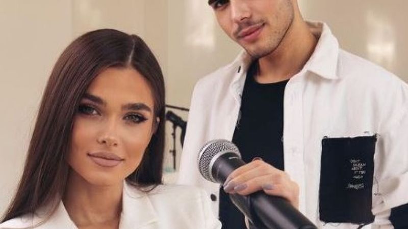 Andrei Bănuță și Theo Rose vor lansa luna viitoare &bdquo;Spune-i mamă că am plecat&rdquo;. Piesa a devenit virală pe Tik Tok deja