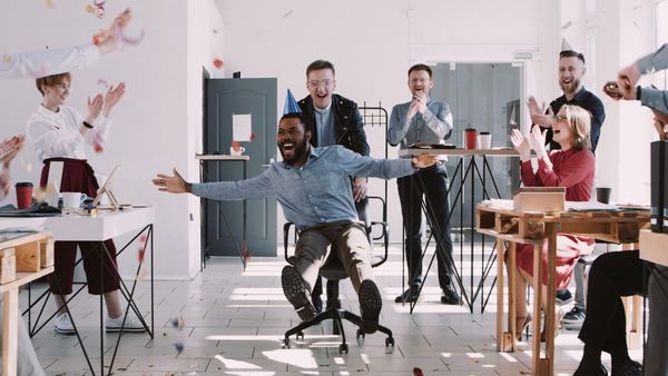 28 ianuarie 2022! Ziua distracției la locul de muncă