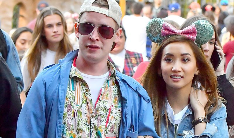 Macaulay Culkin, protagonistul filmului „Singur acasă”, și Brenda Song s-au logodit