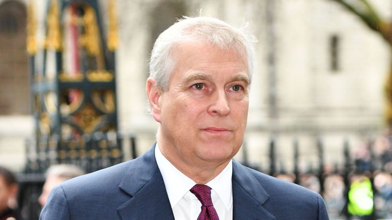 Noi detalii &icirc;n cazul fiului Reginei Elisabeta a II-a! Prințul Andrew neagă &icirc;n mod oficial acuzațiile că ar fi abuzat-o sexual pe Virginia Giuffre