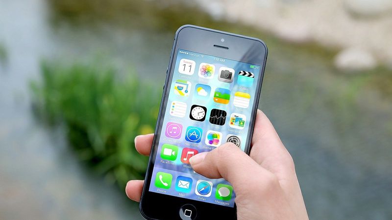  Apple a lansat sistemul de operare iOS 15.3. Ce funcţionalităţi noi aduce?