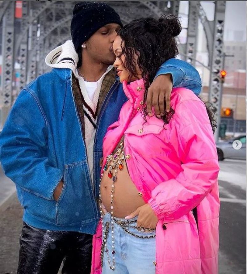 Rihanna este însărcinată cu A$AP Rocky! Primele imagini cu burtica de gravidă 