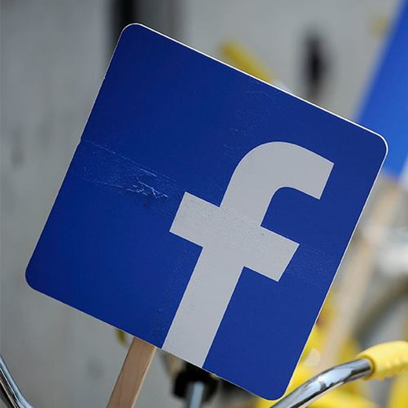 Facebook împlineste 18 ani. Câţi bani a făcut în tot aceşti ani