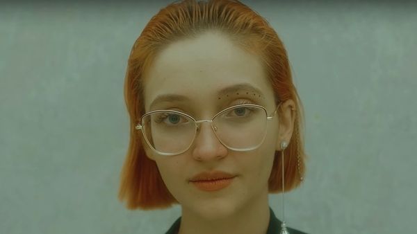 Prima Dragoste a lansat o versiune acustică a piesei &bdquo;Din partea ta&rdquo;