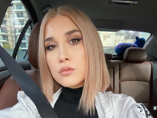 Adda,  &icirc;n lacrimi la volan! Ce a pățit artista &icirc;n trafic?! : &bdquo;&Icirc;mi scoate toate durerile&rdquo;
