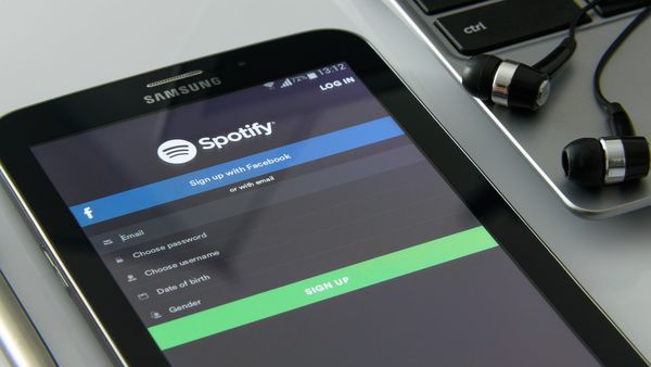 Cei mai ascultaţi artişti pe Spotify în 2021