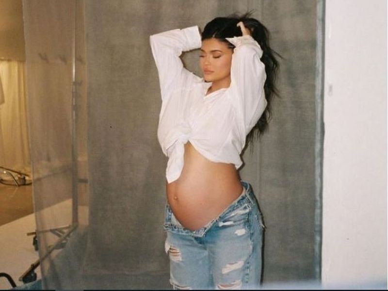 Kylie Jenner și Travis Scott au devenit părinți pentru a doua oară. Primele imagini cu bebelușul 