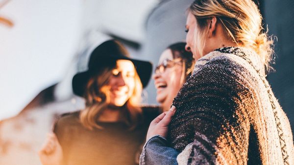 8 februarie 2022! Ziua r&acirc;sului și a fericirii