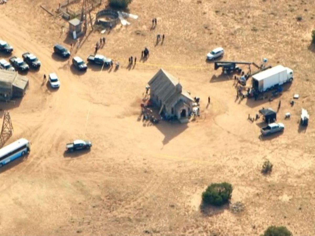 Medicul care a ajuns pe platourile de filmare ale westernului „Rust” acuză echipa de neglijenţă