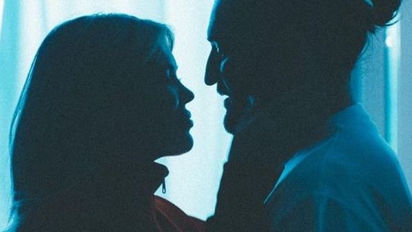 Videoclip | Smiley lansează „Mi-aduc aminte”. Protagonistă în clip este și Gina Pistol