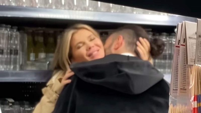 Smiley, criticat de fani după ce a postat un videoclip în care se săruta pasional cu Gina Pistol! Reacția artistului: „Au comentat foarte urât”