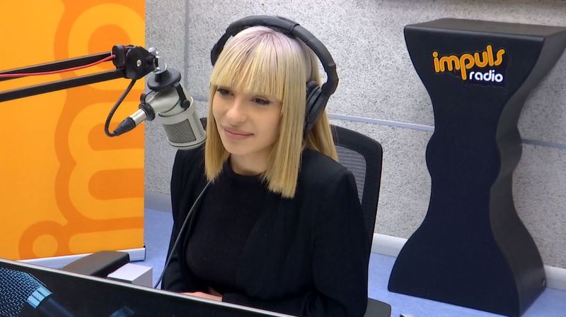 Karla, live „Bară la Bară”, despre piesa „Ella”: „La 25 de ani vreau să fiu pe marile scene”. VIDEO 