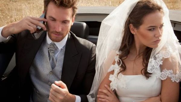 Dimineaţa Nebună. Una dintre cele mai scurte căsnicii din lume: au divorţat imediat după dansul mirilor! AUDIO