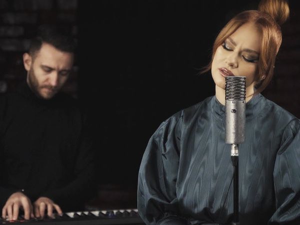 VIDEO: Feli a &icirc;nregistrat un cover după piesa &bdquo;Easy on me&rdquo;: &bdquo;Ziceți că avem o Adele &icirc;n Rom&acirc;nia&rdquo;