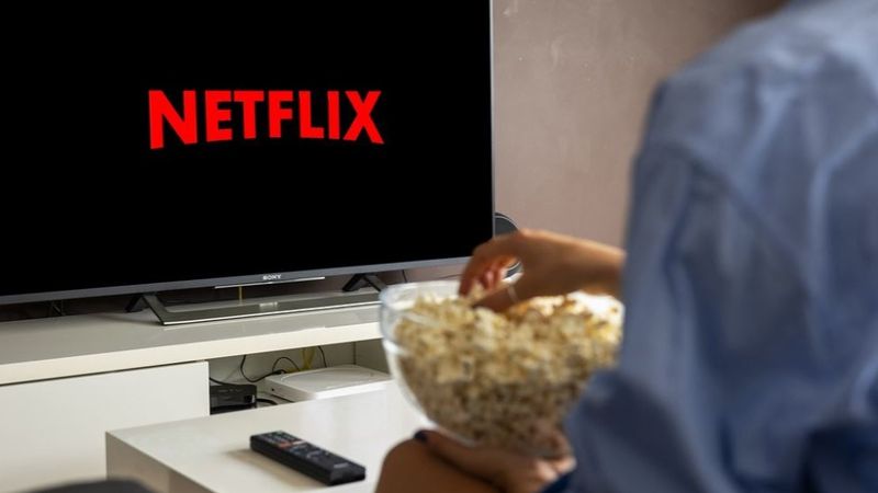 Veste bună pentru utilizatorii Netflix! Platforma online lansează 5 producții originale disponibile și &icirc;n Rom&acirc;nia