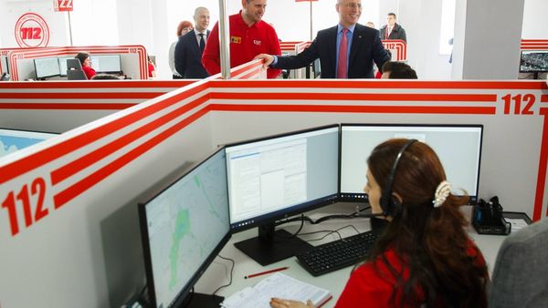 11 februarie, ziua europeană a numărului de urgență 112. Cele mai ciudate apeuri primite de serviciul de urgență. AUDIO