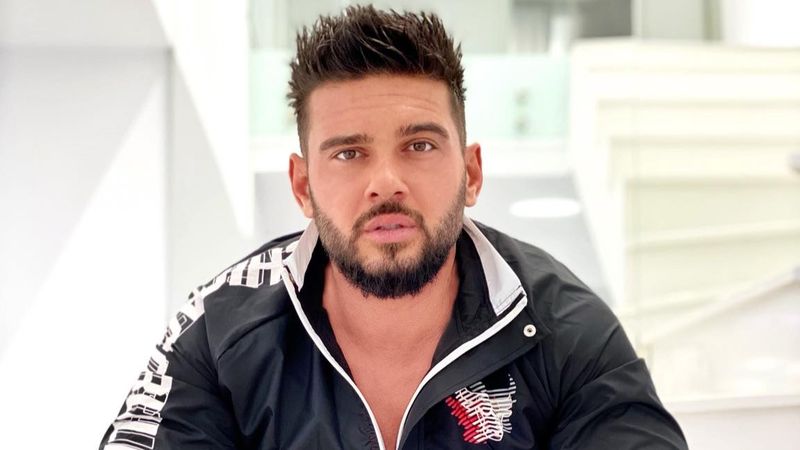 Dorian Popa, anunț surprinzător &icirc;n mediul online! Artistul a vorbit despre operațiile estetice pe care le are: &bdquo;Mi-am implantat&rdquo;