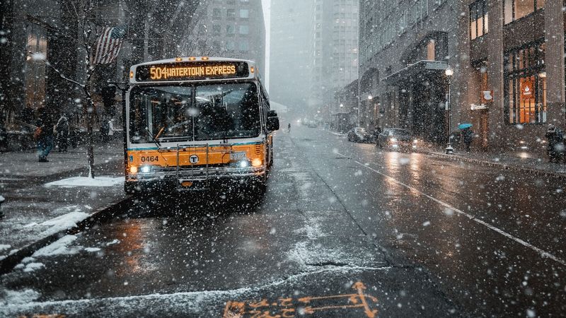 Bancul zilei de marţi: Autobuzul pleacă din stație