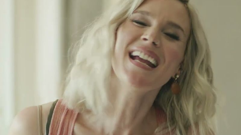 Joss Stone a lansat videoclipul piesei &bdquo;Oh To Be Loved By You&rdquo;