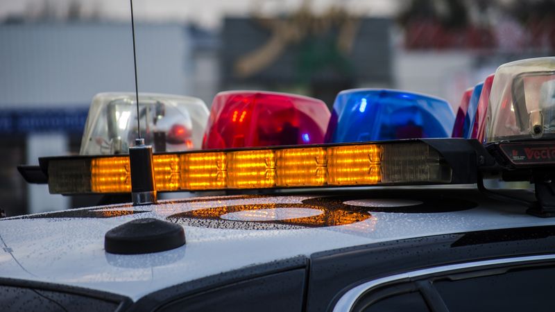 Dimineața Nebună. Un bărbat a vrut să apeleze la serviciile unei prostituate, dar a dat peste doi bărbați. AUDIO