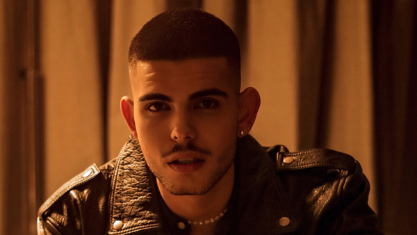 Andrei Bănuță, artistul care bate recorduri de audiență pe YouTube, dezvăluiri emoționante despre cariera și familia sa: „Oriunde ar fi mama acum, sper să știe că nu a crezut degeaba în mine”