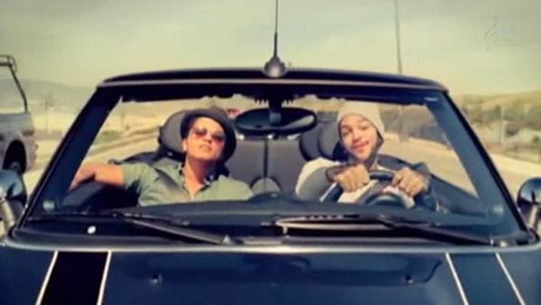 TRAVIE MCCOY - Billionaire