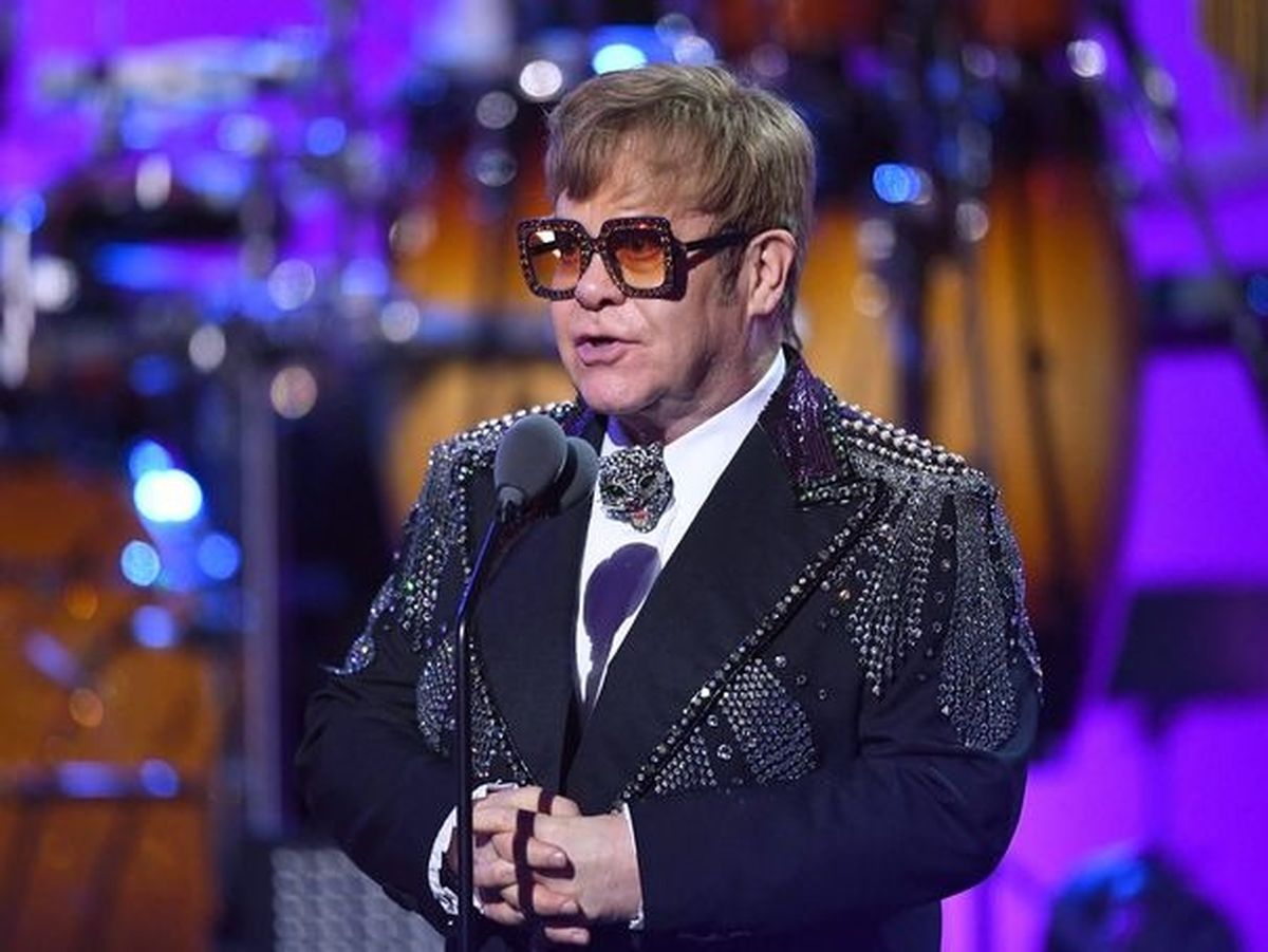 Elton John, obligat să aterizeze forțat cu avionul privat în mijlocul unei furtuni 