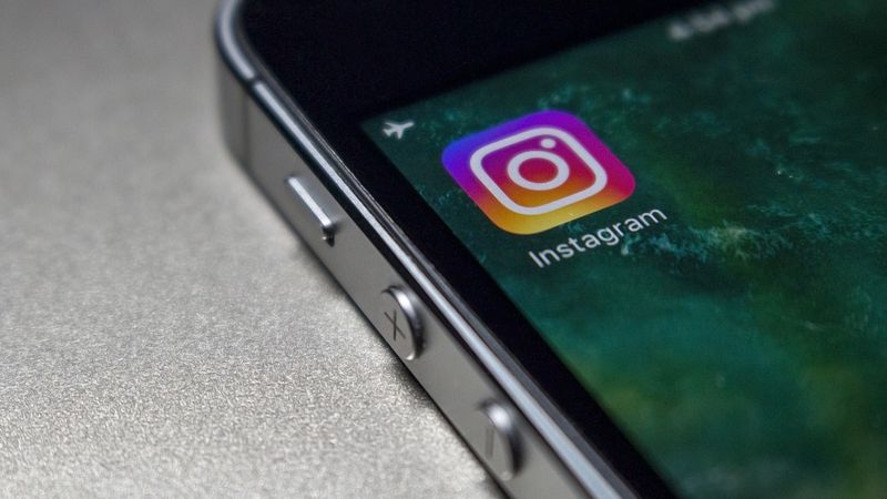 Noua funcție de pe Instagram! Acum poța da &bdquo;like&rdquo; și pe story