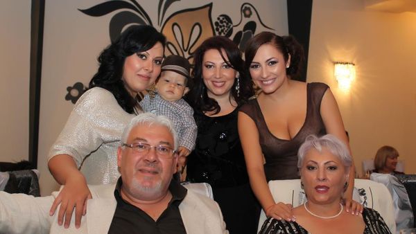 Cine sunt, de fapt, părinţii Andrei Măruţă?