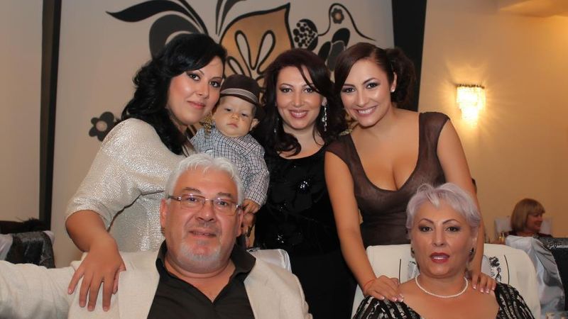 Cine sunt, de fapt, părinţii Andrei Măruţă?