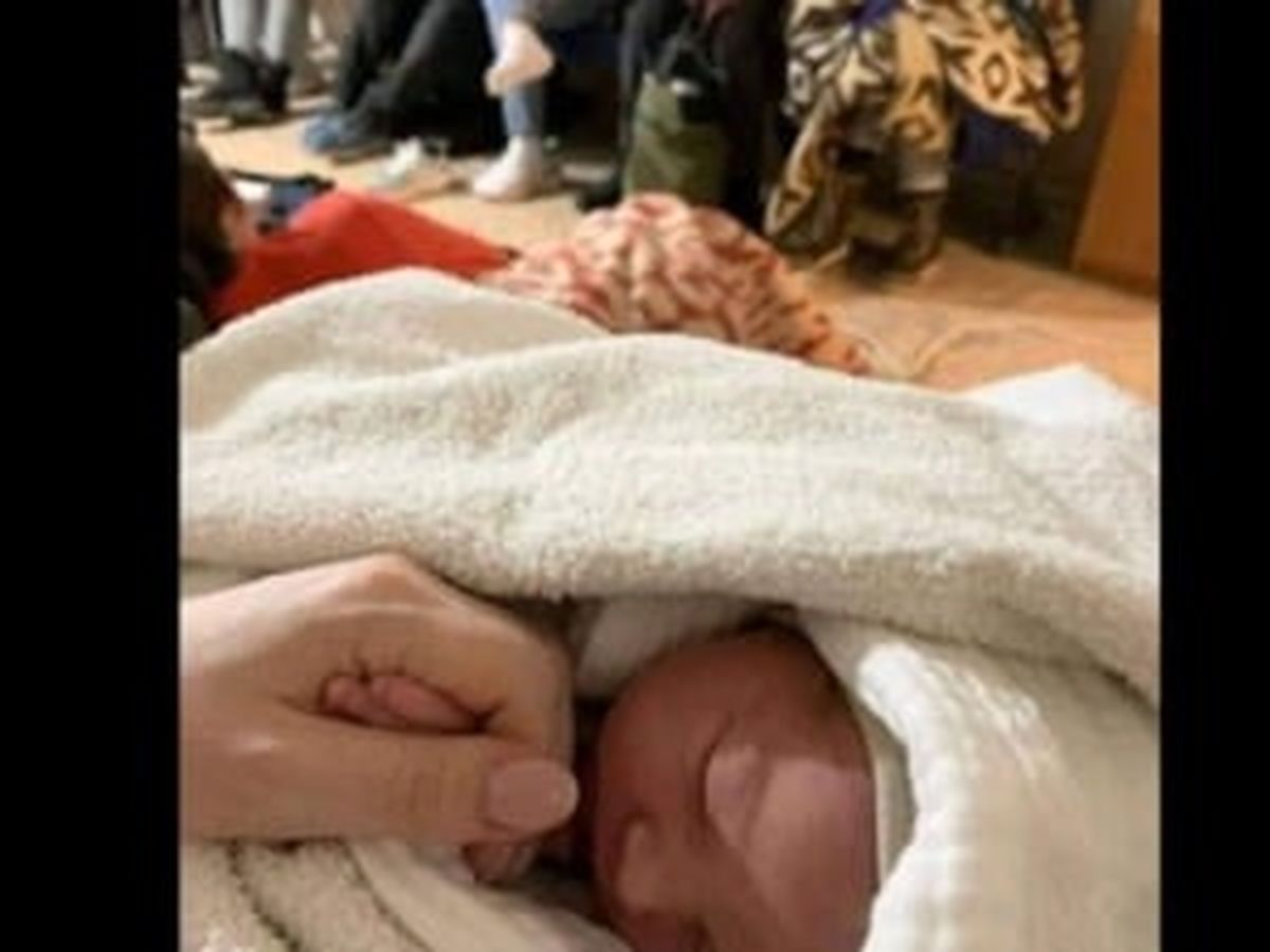 Miracol în vremea războiului! O fetiță a avenit pe lume la metroul din Kiew în timp ce mama ei se adăpostea de atacul rușilor