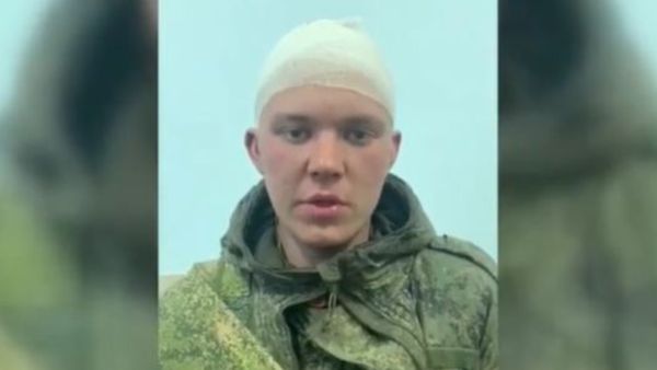 VIDEO: Soldat rus, filmat plângând, după ce a fost capturat de armata ucraineană: „Mamă, scoate-mă de aici! Omorâm oameni nevinovați”