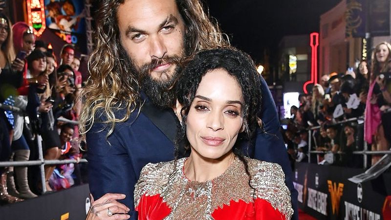 Jason Momoa și Lisa Bonet, din nou un cuplu. Cei doi actori au decis să-și dea o șansă mariajului lor: &bdquo;Jason s-a mutat &icirc;napoi cu Lisa&rdquo;