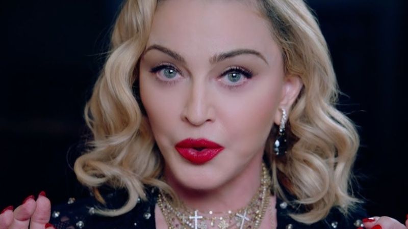 Madonna foc şi pară pe Putin! Artista &icirc;l compară pe conducătorul Rusiei cu Hitler