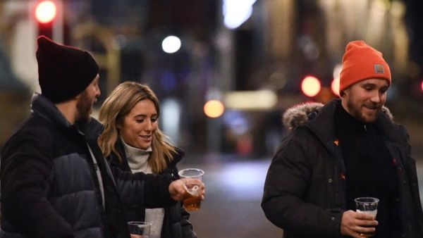 Noi măsuri de relaxare anunţate de la 1 martie! Nu mai avem nevoie de certificat verde &icirc;n mall-uri, instituţii şi restaurante