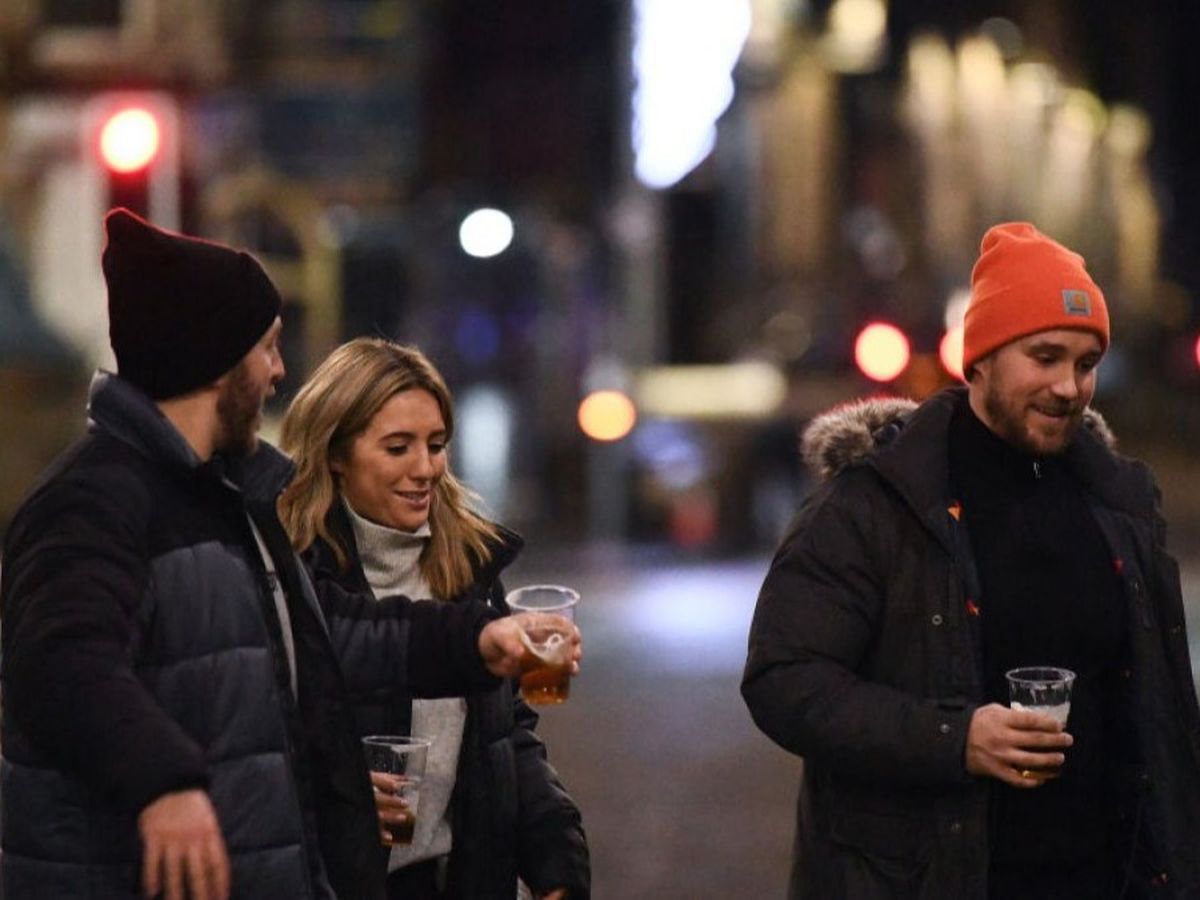 Noi măsuri de relaxare anunţate de la 1 martie! Nu mai avem nevoie de certificat verde în mall-uri, instituţii şi restaurante 