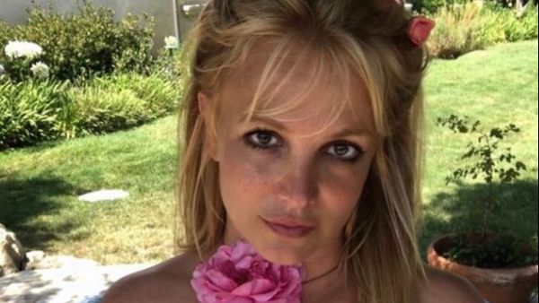 Britney Spears, noi imagini cu inelul de logodnă primit de la Sam Asghari:  „Minunatul meu logodnic”