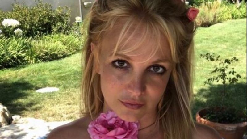 Britney Spears, noi imagini cu inelul de logodnă primit de la Sam Asghari:  „Minunatul meu logodnic”