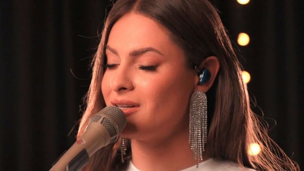 Raluka a lansat o versiune live a piesei „Aroma”