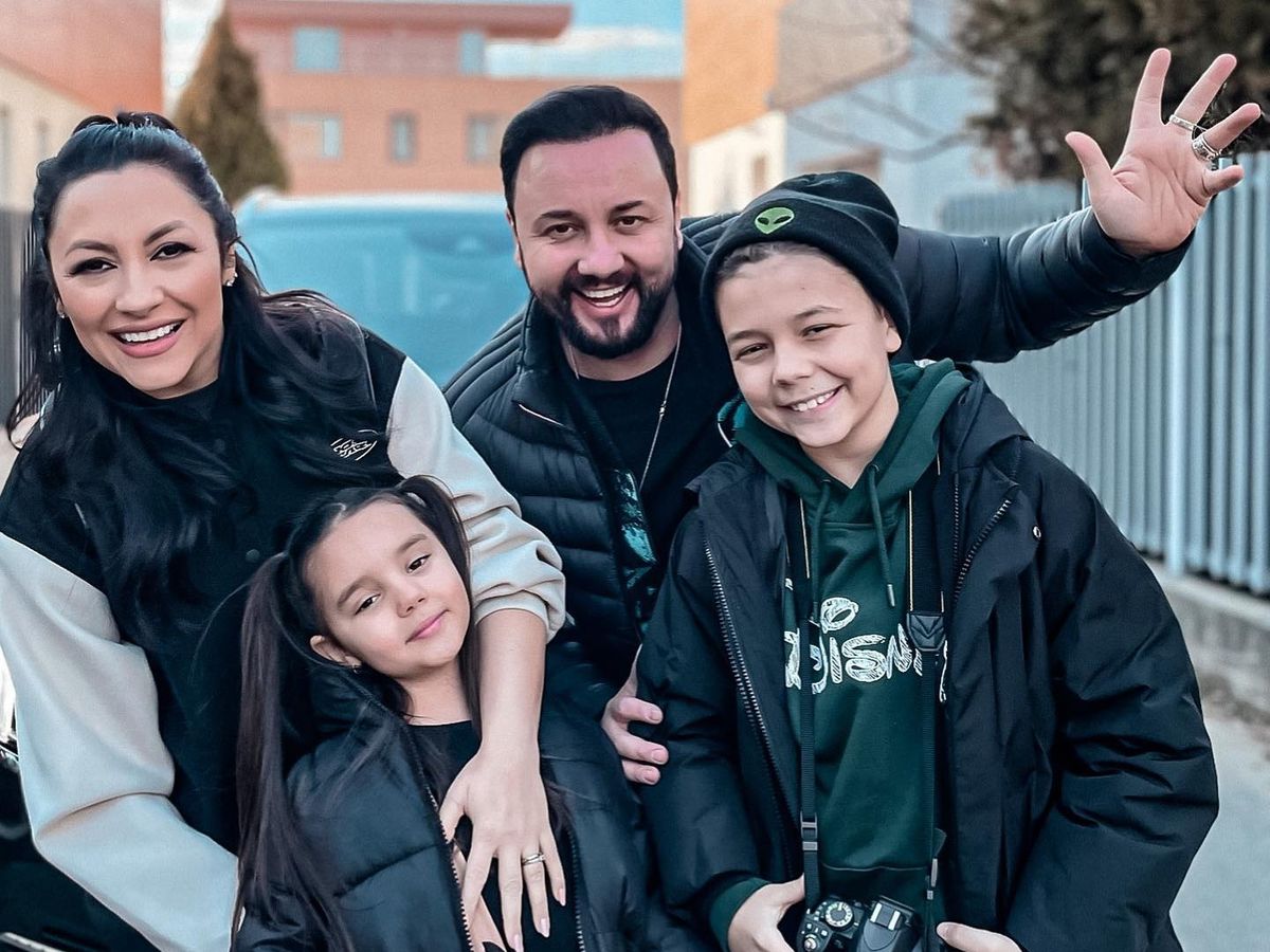 Andra a dezvăluit cum își protejează copiii de comentariile răutacioase din mediul online