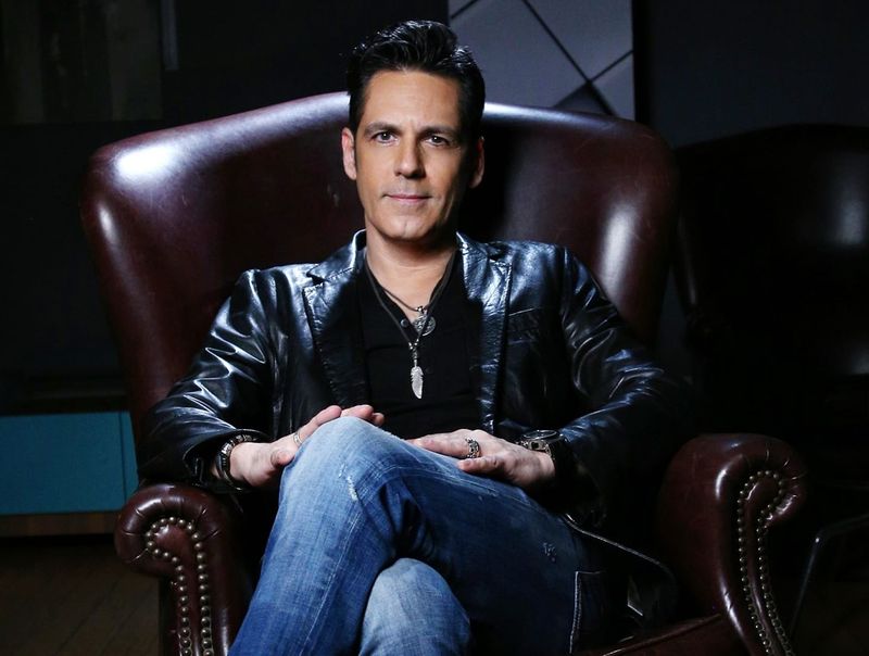 Ștefan Bănică Jr. pleacă în turneul național „Te iubesc, femeie!”