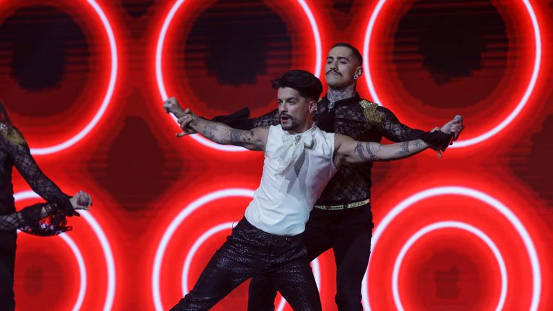 Piesa &bdquo;Ll&aacute;mame" cu care WRS va reprezenta Rom&acirc;nia la Eurovision 2022, val de reacții &icirc;n mediul online! Au fost &icirc;mpărțite două tabere