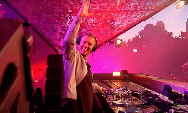 Armin van Buuren, Jamala și Tom Odell concertează sâmbătă, 12 martie în București, pentru susținerea Ucrainei