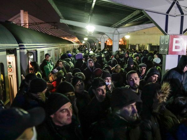 Un rom&acirc;n a cazat 11 refugiați din Ucraina! Bărbatul a povestit despre experiența prin care a trecut: &bdquo;La plecare s-au trezit &icirc;n jurul orelor 05:00, eu dormind butuc&rdquo;