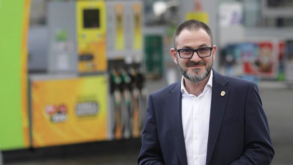 Stația din Beiuș care a vândut benzină cu 11 lei litrul, amendată