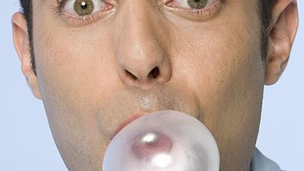 Dimineața Nebună: Cele mai ciudate meserii din lume - AUDIO