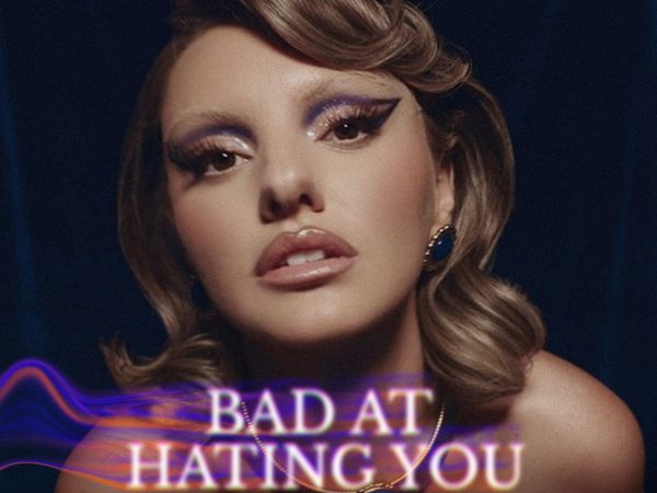 Alexandra Stan a lansat piesa &bdquo;Bad at Hating You&rdquo;