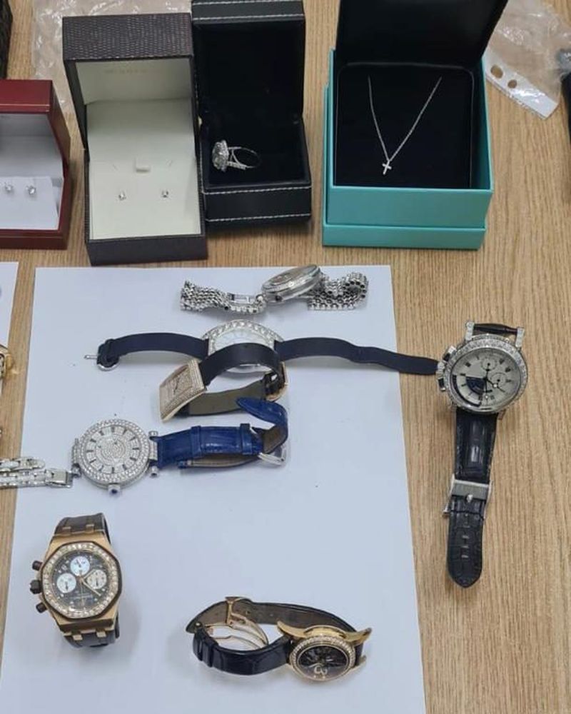  O familie din Ucraina care a încercat să intre în România cu 1,6 milioane de dolari a rămas fără bani la vamă 