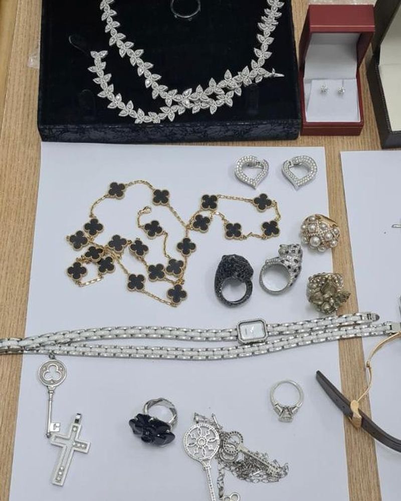  O familie din Ucraina care a încercat să intre în România cu 1,6 milioane de dolari a rămas fără bani la vamă 